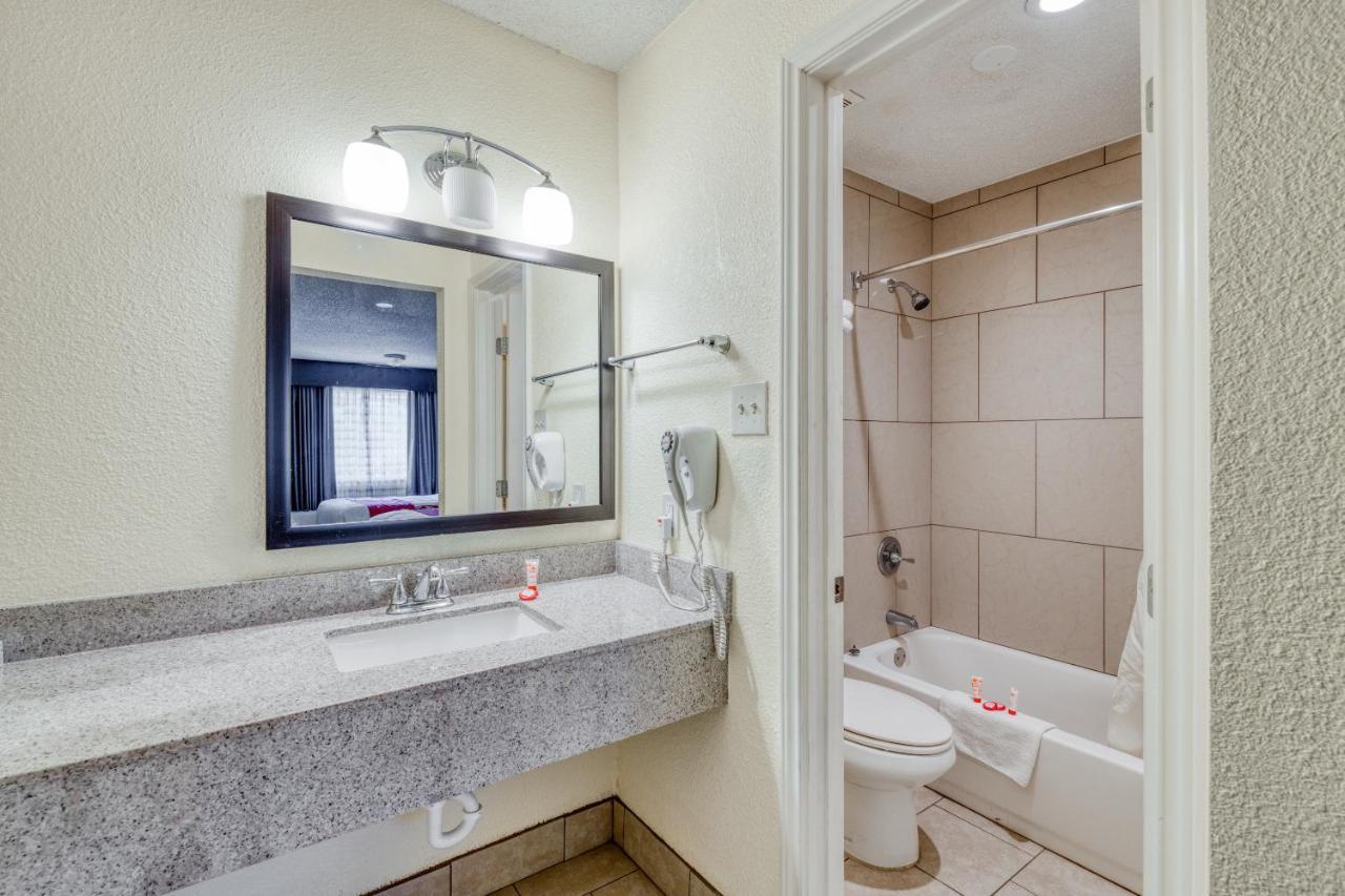 Oyo Hotel Rosenberg Tx I-69 Экстерьер фото